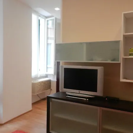 شقة Central Guesthouse *